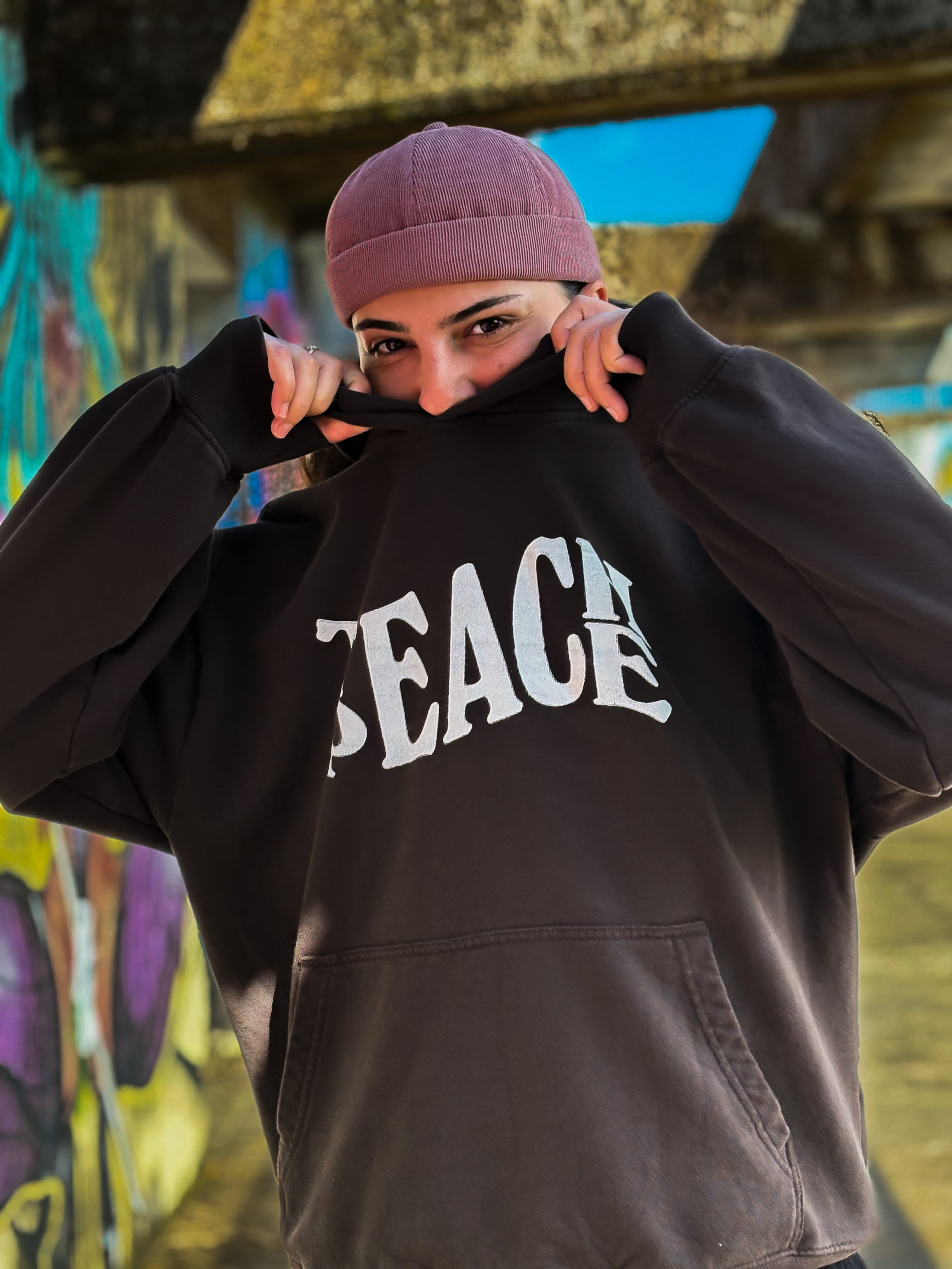 TEACH PEACE HOODIE (VORBESTELLUNG)